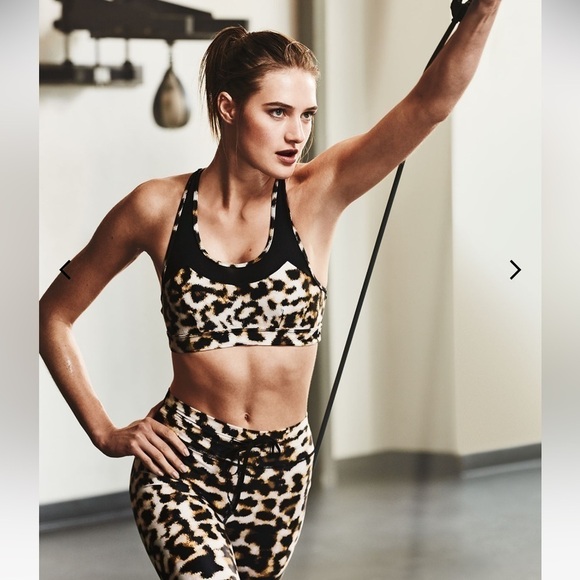 THE UPSIDE Chrissy Leopard-Print Racerback Performance Sports Bra - Picture 5 of 7